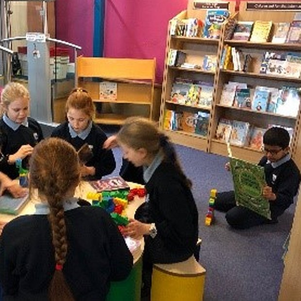 Juniors Visit the Library