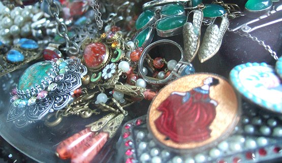 Vintage Delights, Antiques & Collectibles