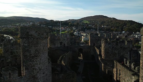 CONWY TOWN , FOOD AND DRINK WALK.